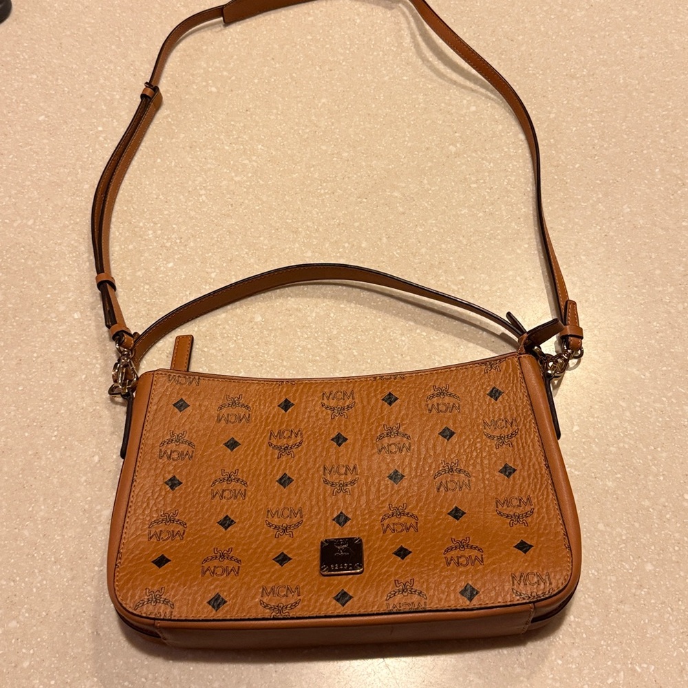 MCM Aren Visetos Shoulder Bag Crossbody Handbag in Cognac Very Good Condition - Picture 4 of 15